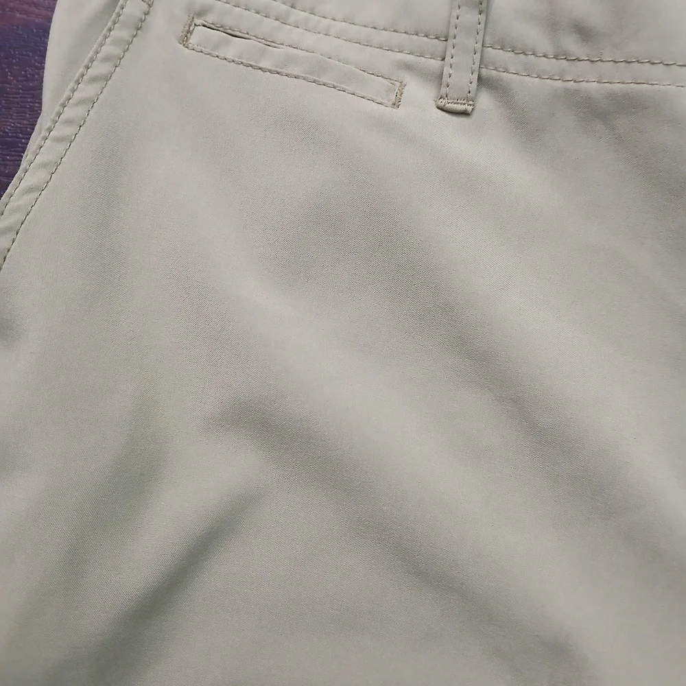 Athletic‎ Green Shorts with Lightweight Fabric